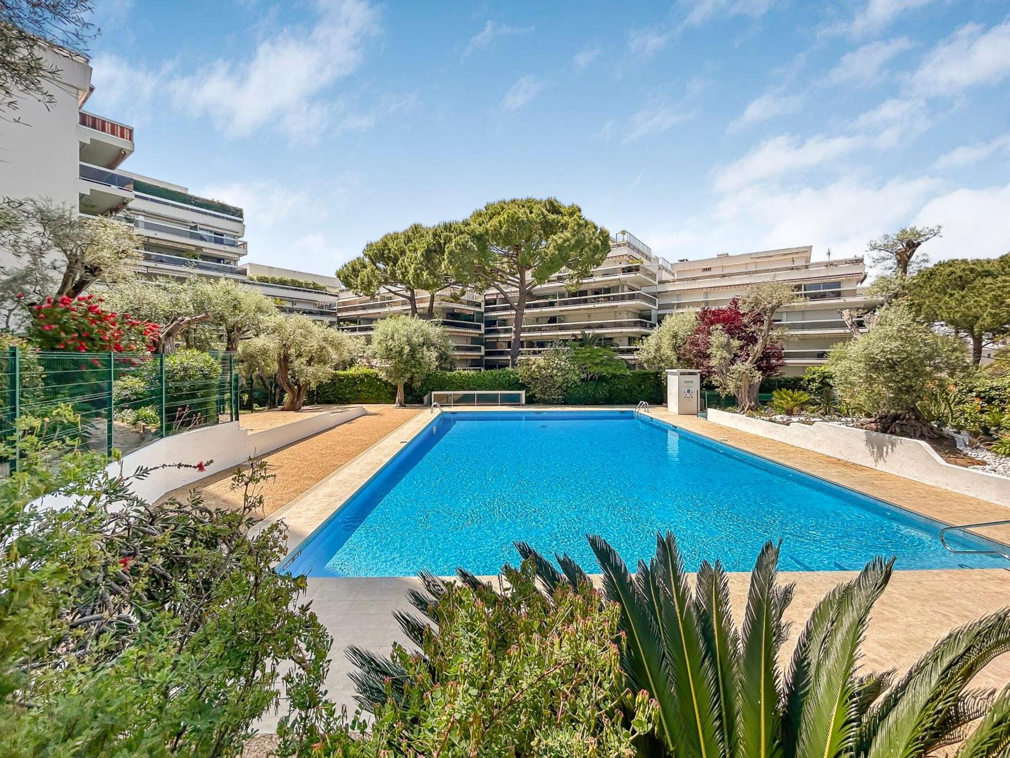 Joli Studio 4Pers Piscine Tout Confort Juan-les-Pins Buitenkant foto